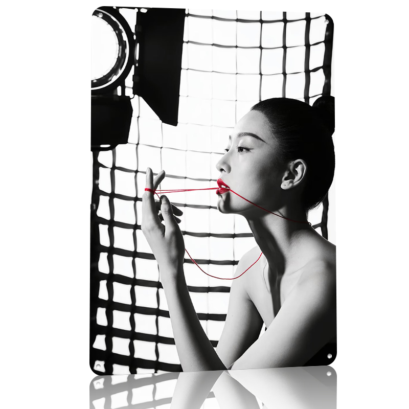 Woman With Red String on Lips  – Retro Gaming On Bewertung und Preis